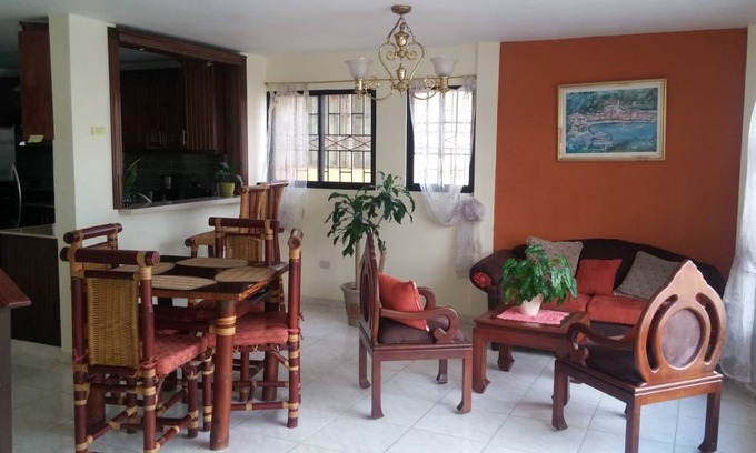 Honduras Apartment | 270 m² Apartment ∙ 3 bedrooms ∙ 7 guests
