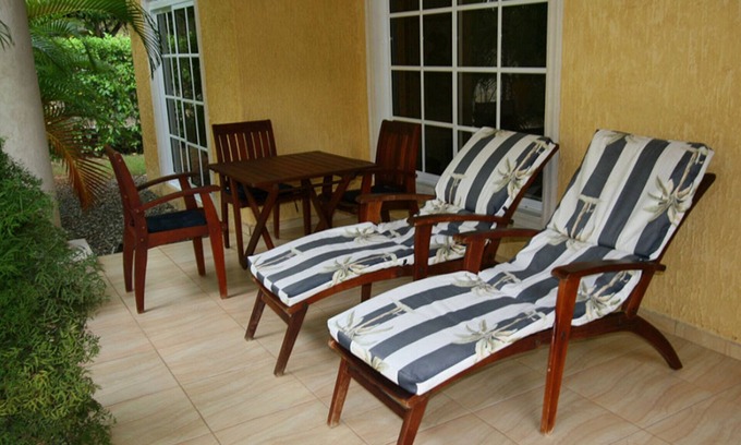 Cabarete Villa | 2BD/2BTH villa near beach and shops, with parking/cable Television/Internet
