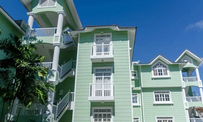 El Batey Apartment | 2BD guest-friendly apartment on sandy beach, near shops&restaurants!