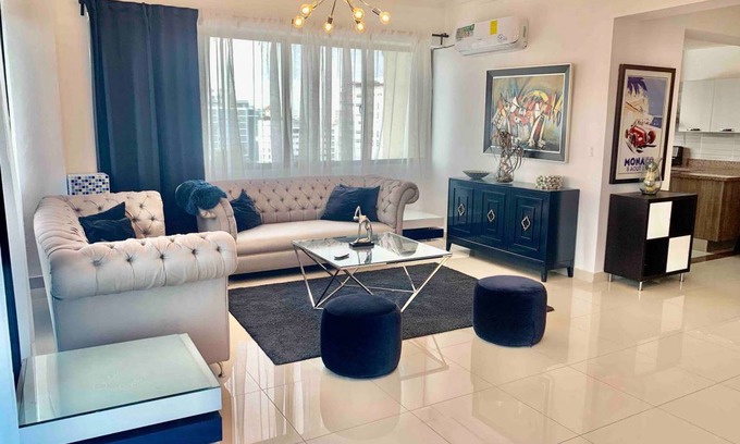Evaristo Morales Apartment | 380 m² Apartment ∙ 5 bedrooms ∙ 10 guests