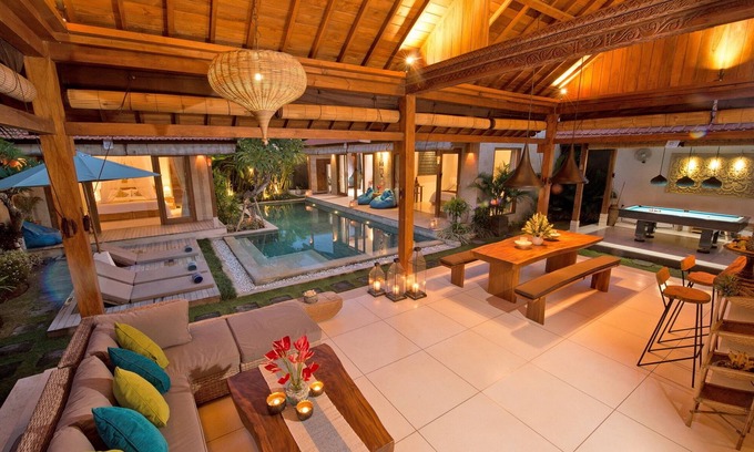 Berawa Villa | 3BR Villa Near Finns Beach Club - Open-Plan Living Room! , W/Swimming Pool!