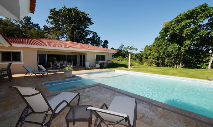 Sosua Villa | 5-bedroom villa with private infinity pool, free shuttle bus, guest-friendly