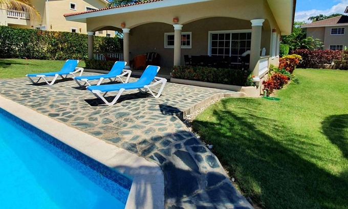 Urbanizacion Tavarez Villa | 9BD guest-friendly complex in central Sosua, 2 pools, WiFi/AC/cable TV/BBQ