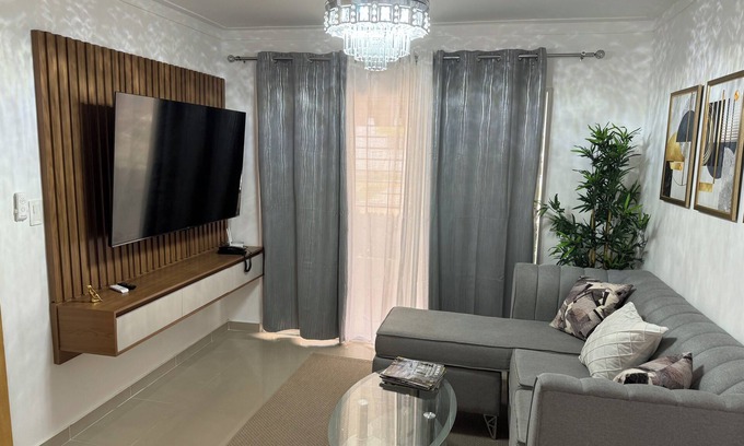Santo Domingo Oeste Apartment | Apartamento nuevo con WI-FI + TV 4K 65" + gimnasio + parqueo Santo Domingo Oeste
