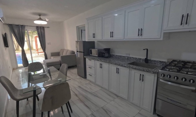 El Batey Apartment | Appartement facing the pool in the heart of Sosua