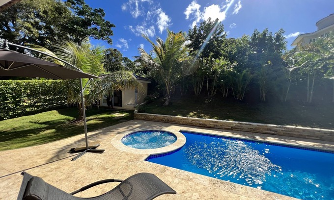 El Batey Villa | Beautiful New Villa pool and jaccuzi in Residencial Hispaniola Sosua