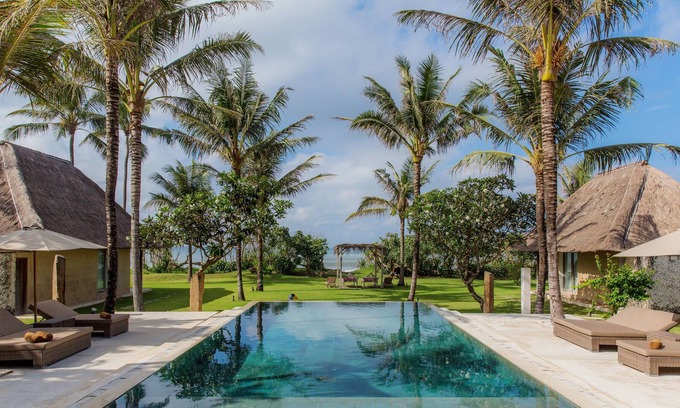 Tegal Mengkeb Villa | Beraban Beach House