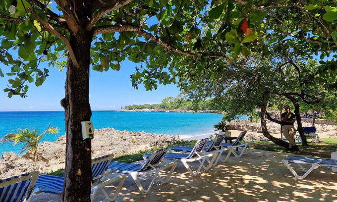 Playa Chiquita Condo | Breathtaking Oceanview Condo Private Beach & Pool with Maid Service