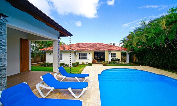 Villas Ana Maria Villa | Bring your lovers under the pool's waterfall