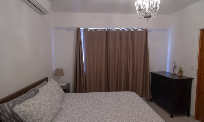 Lope De Vega Apartment | C4 BEST REVIEWS! SPACIOUS 1BR APT IN NACO