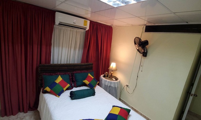 Mata Hambre Apartment | Cozy Estudio Wifi y a/c Santo Domingo