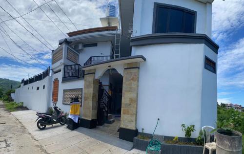 Lovina Hostel | Darren Hostel
