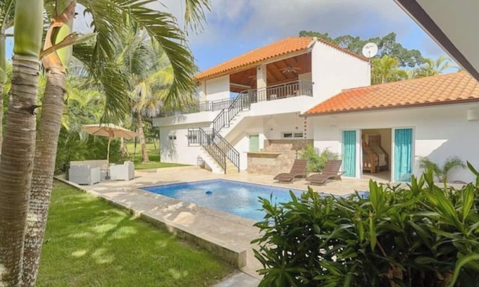 Juan Dolio - El Pueblo Villa | Tropical Villa Pool Golf Course View Juan Dolio 11 Pax