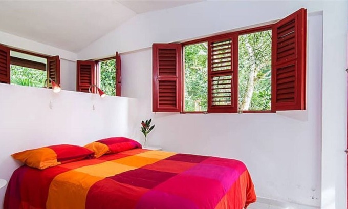 Los Cacaos House | Family Cabin by the River, EcoTurism, Wifi, Pet Friendly @drvacationsrental