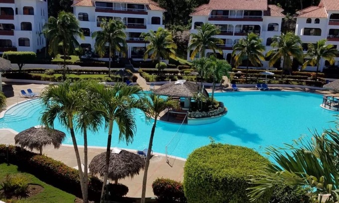 Sosua Condo | Family friendly apartment close to shops, beaches and extremely large pool