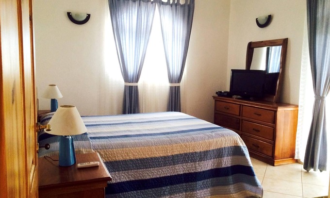 Reparto Ibarra Apartment | Homerez - Nice appartement 600 m away from the beach for 3 ppl. with shared pool