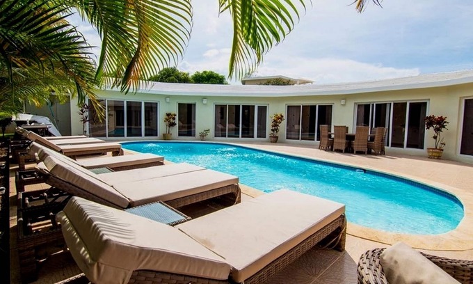 Sosua Villa | Large 6BD guest-friendly villa with private pool and garden, free bus to town