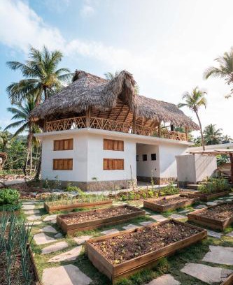 Samana Hostel | Leisy's Garden Hostel & Rooms