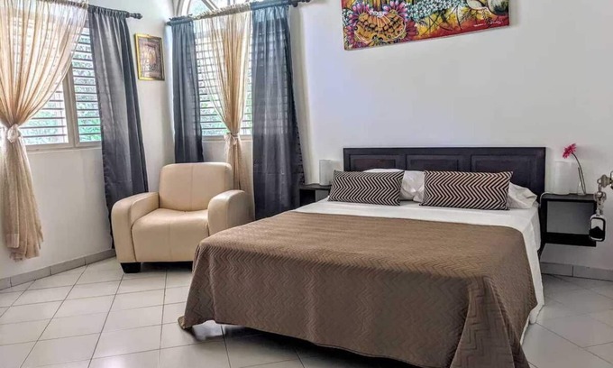 Sosua House | Lovely Holiday Room/Bath in Villa +tropical garden