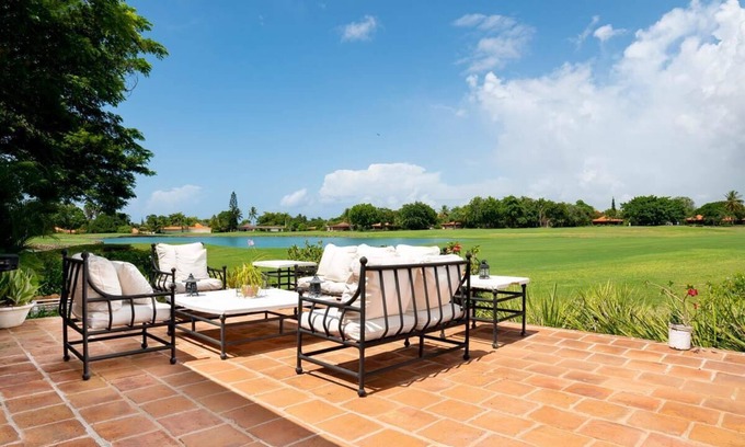 Los Lagos Villa | Luxurious 5-bedroom Villa Oasis in Casa de Campo