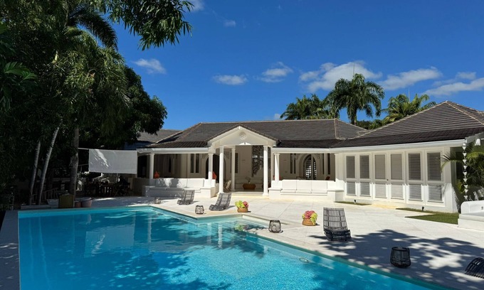 Los Lagos Villa | Luxury and Comfort in an Exclusive Paradise