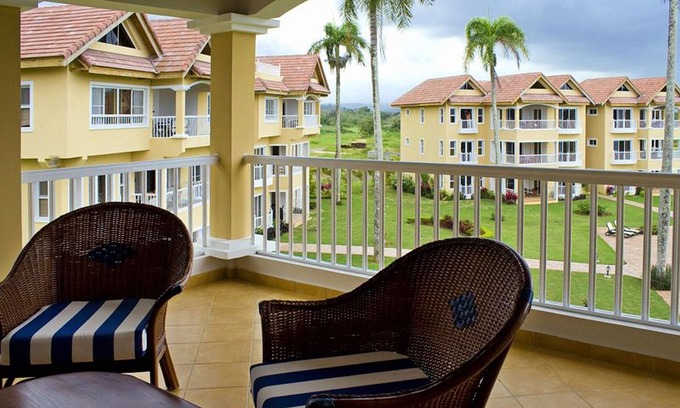 Sosua Apartment | Luxury resort on sandy beach, with pool/gym/tennis/basket/waterpark/restaurant!