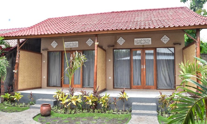 Pejarakan Hotel | Made Taro - Menjangan Homestay