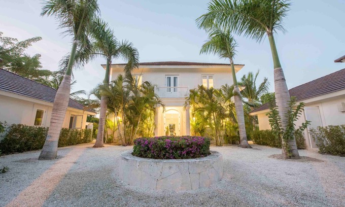 Punta Cana Villa | Newly Furnished and Cunstructed Golf View Villa 3min From Beach
