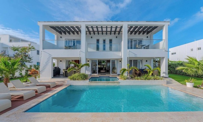 Sosua House | Palm Villa 4BR Luxe pool retreat