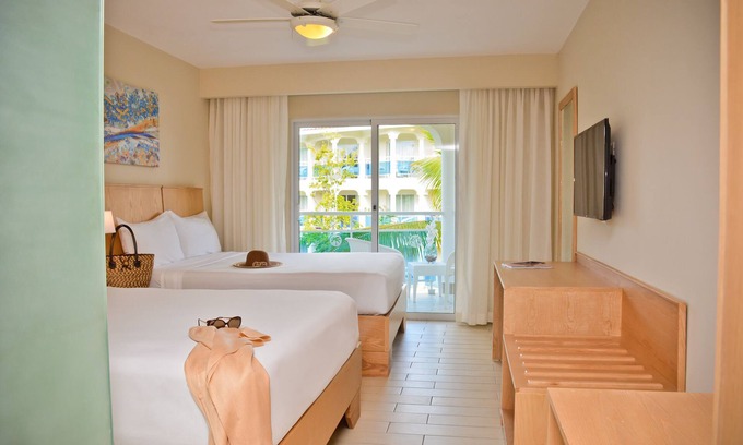 Los Brazos Resort | Peaceful 2-Bedroom Oasis w/Balcony & Pool