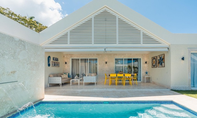 Los Maestros Villa | Private Pool! Fresh Villa at Green One 17A
