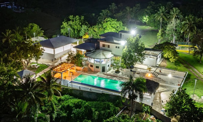 Santo Domingo House | Resort Oasis: Pool & Weddings