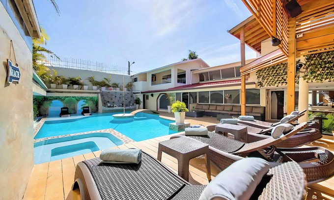 El Batey Villa | SOS 6 BR Luxury Villa Paradiso +Free Bonus