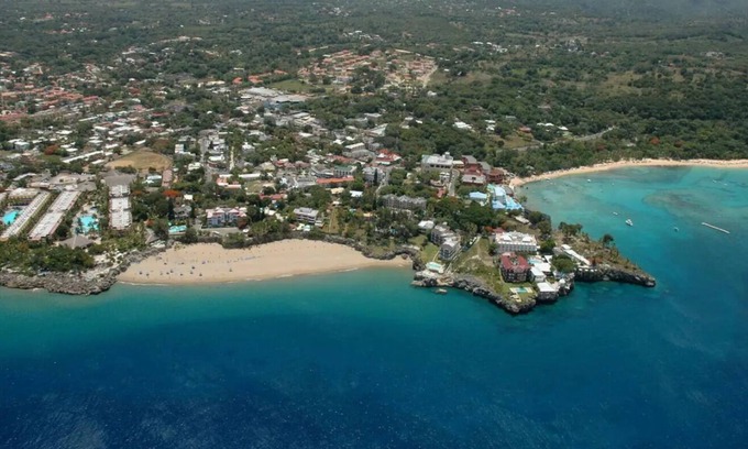 El Batey Apartment | Spacious 1 bedroom apartment in the center of Sosua. Pool. Large living room.