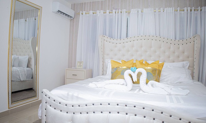 La Vega Province Apartment | Spacious 3-bedroom apartment with WiFi, AC in enjoyable La Vega