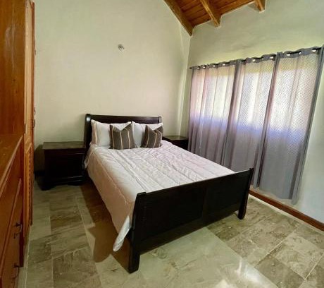 Playa Bibijagua Apartment | Spacious Beachside Apartment 4BR Pool & Garden View