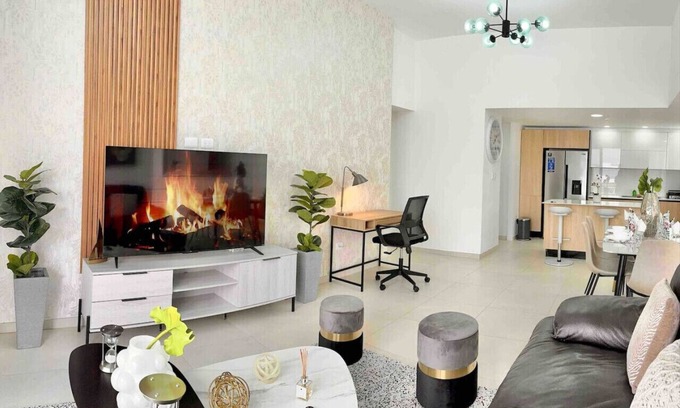 Viejo Arroyo Hondo Apartment | Stunning 2BR Condo, Gym, Pool
