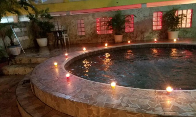 Reparto Ibarra Apartment | TRONCO INN STUDIOS