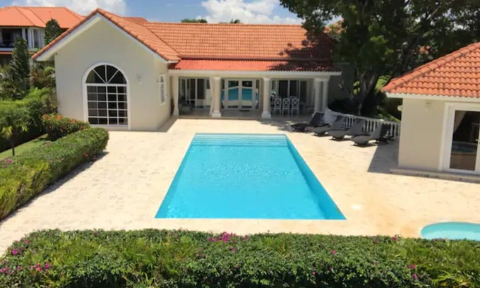 Urbanizacion Tavarez Villa | VillaTracey! 4BR/4BA Luxury Sosua OcnView Pool Jacuzzi Pool Table Walk 2 Town