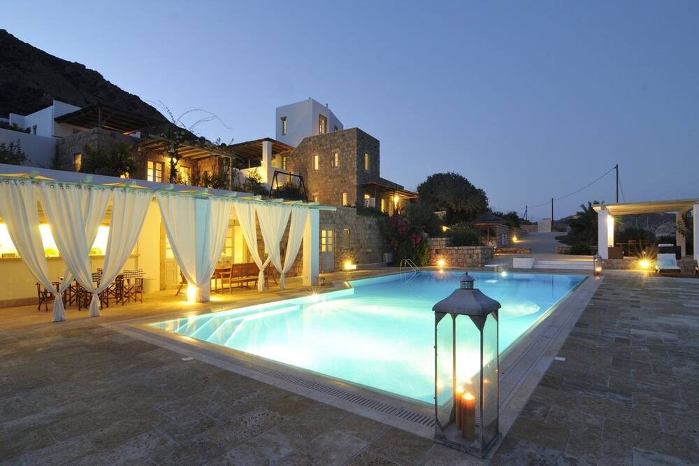 Grikos Villa | ISholidays Patmos Onar Kastalia
