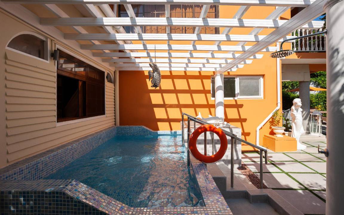 Photo of Patio Balcony in La Passe