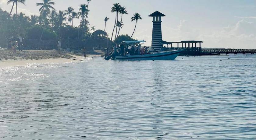 Photo of Others in Dominicus