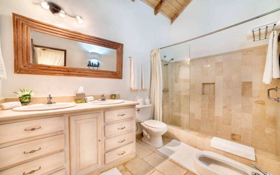 Photo of Bathroom in Los Lagos