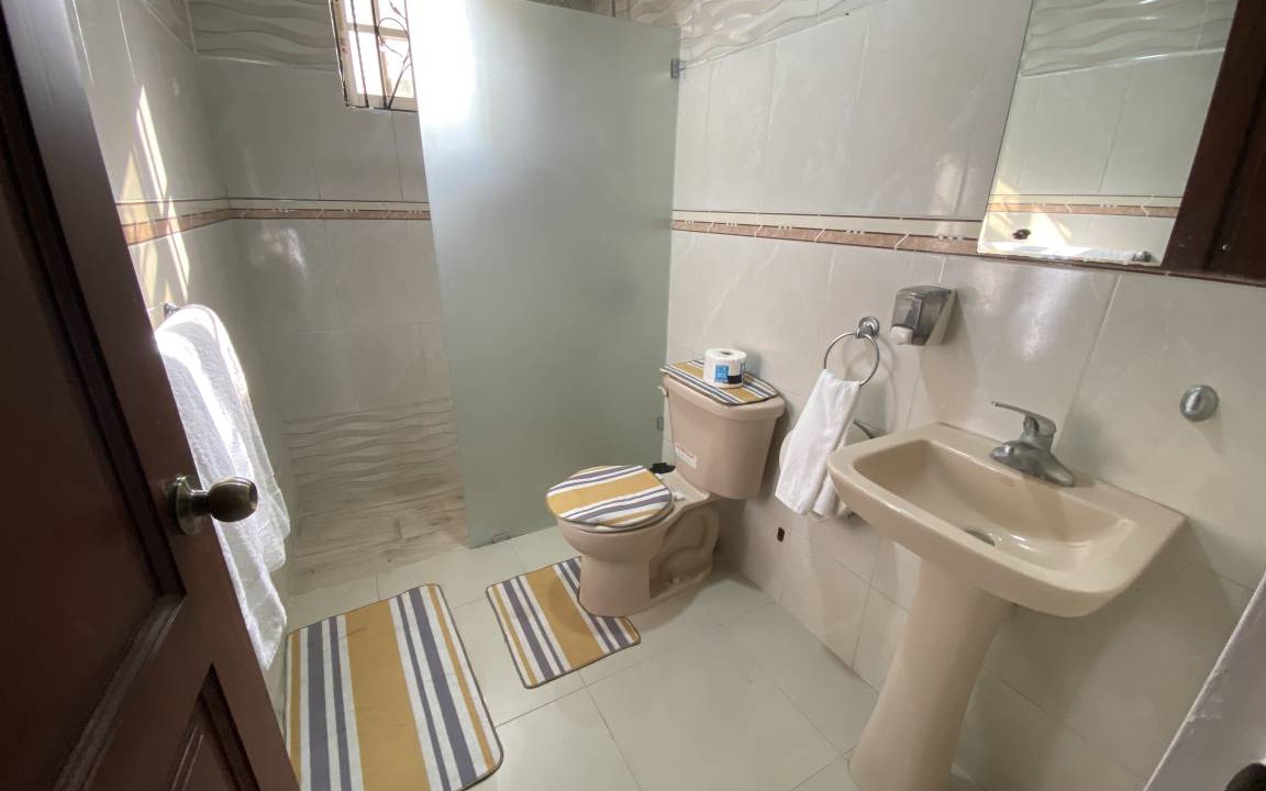 Photo of Bathroom in Guaricano
