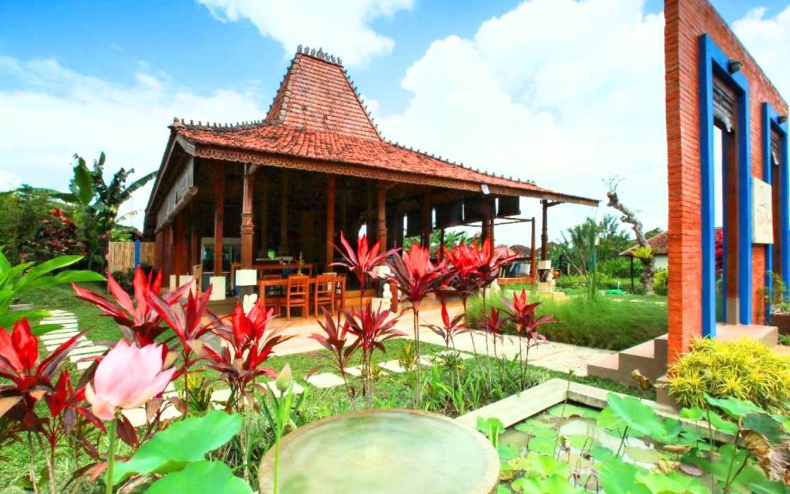 Photo of Others in Penestanan