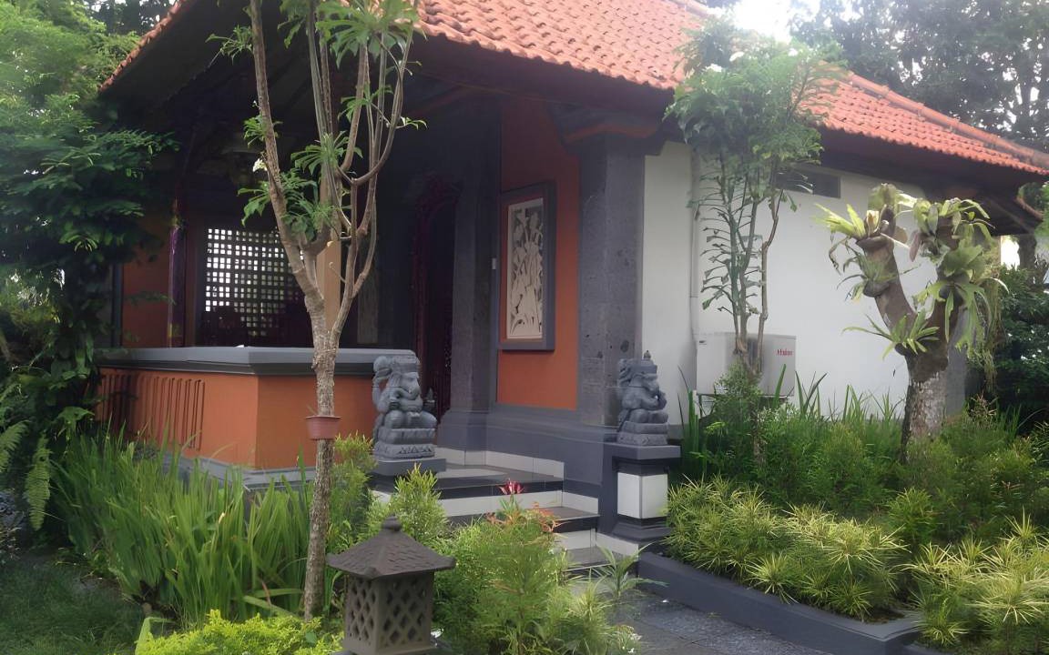 Photo of Others in Penestanan