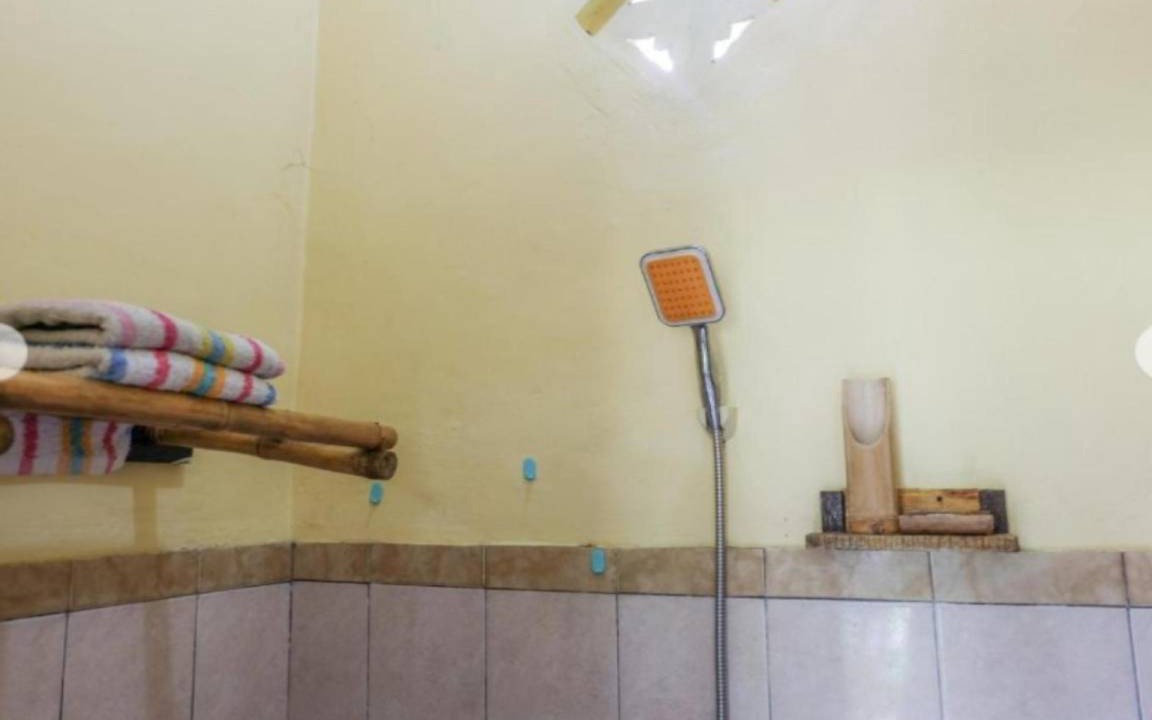 Photo of Bathroom in Delod Peken