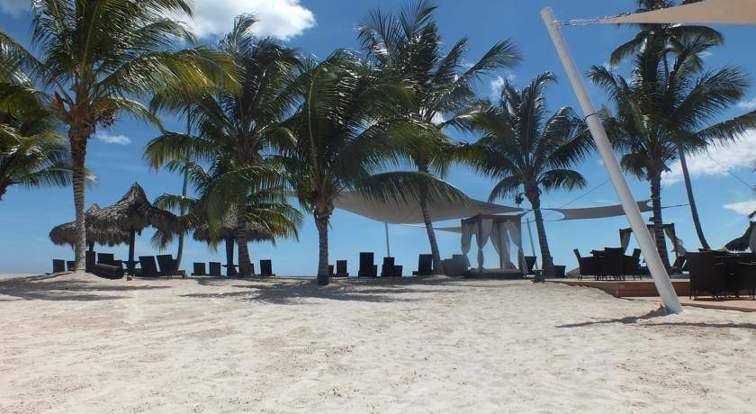 Photo of Others in Dominicus