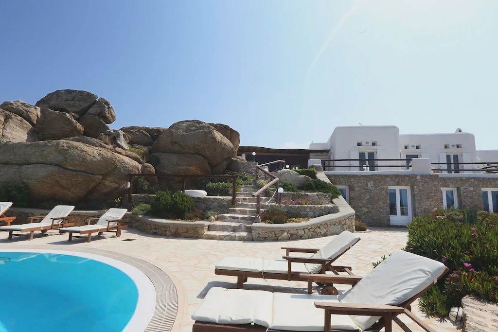 Photo of Outdoor in Plintri