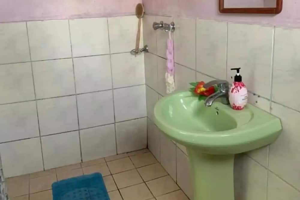 Photo of Bathroom in Lautoka
